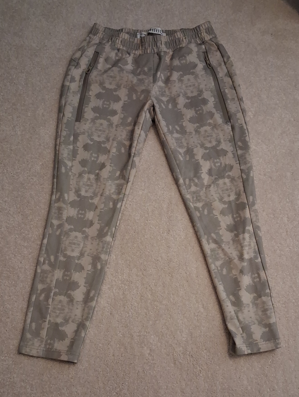ZHRILL Women's Pants Camo/ Aztec Looking Print.  Fitted Joggers. M